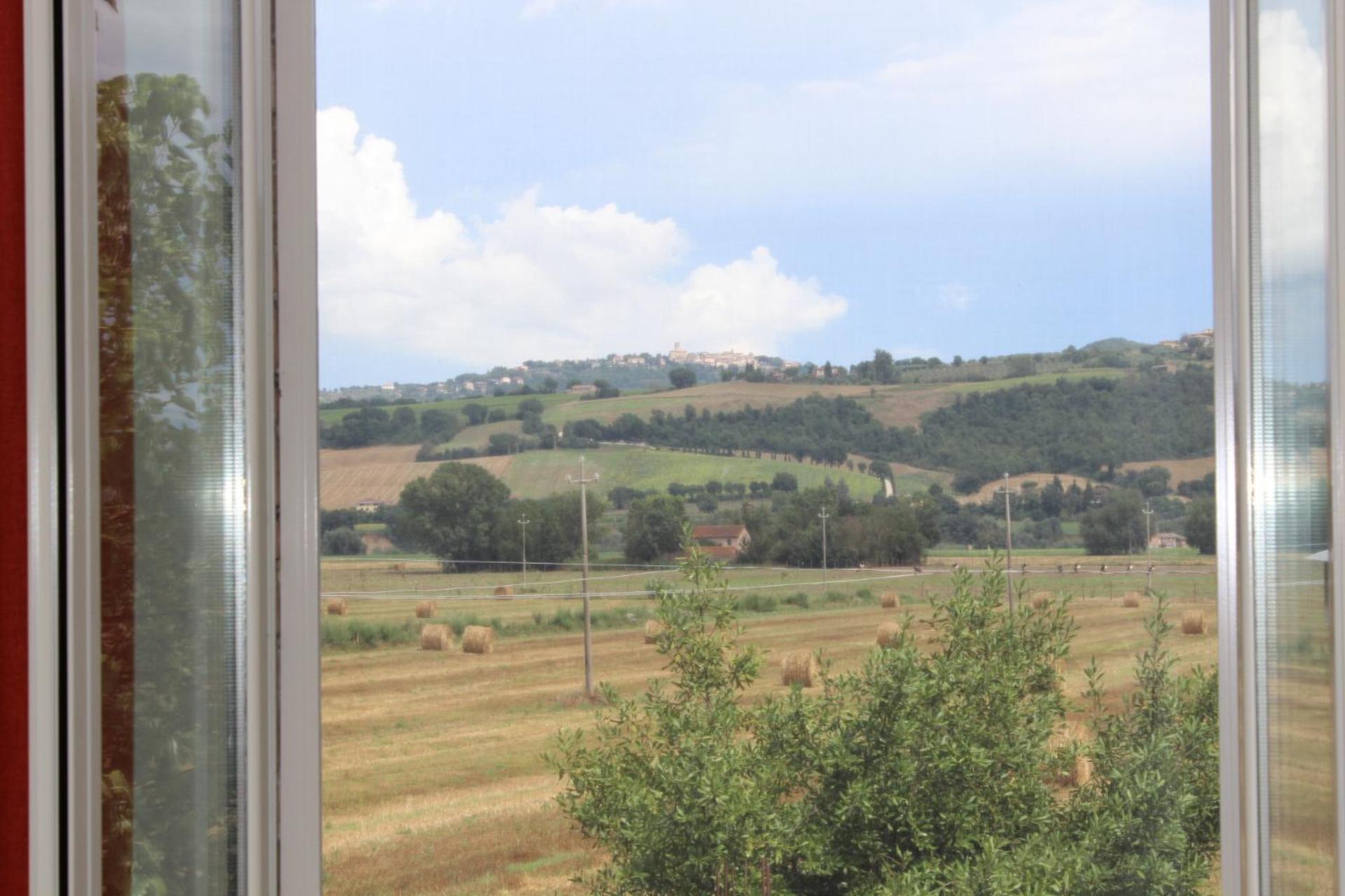 Ai Prati Vecchi Hotel Marsciano Luaran gambar