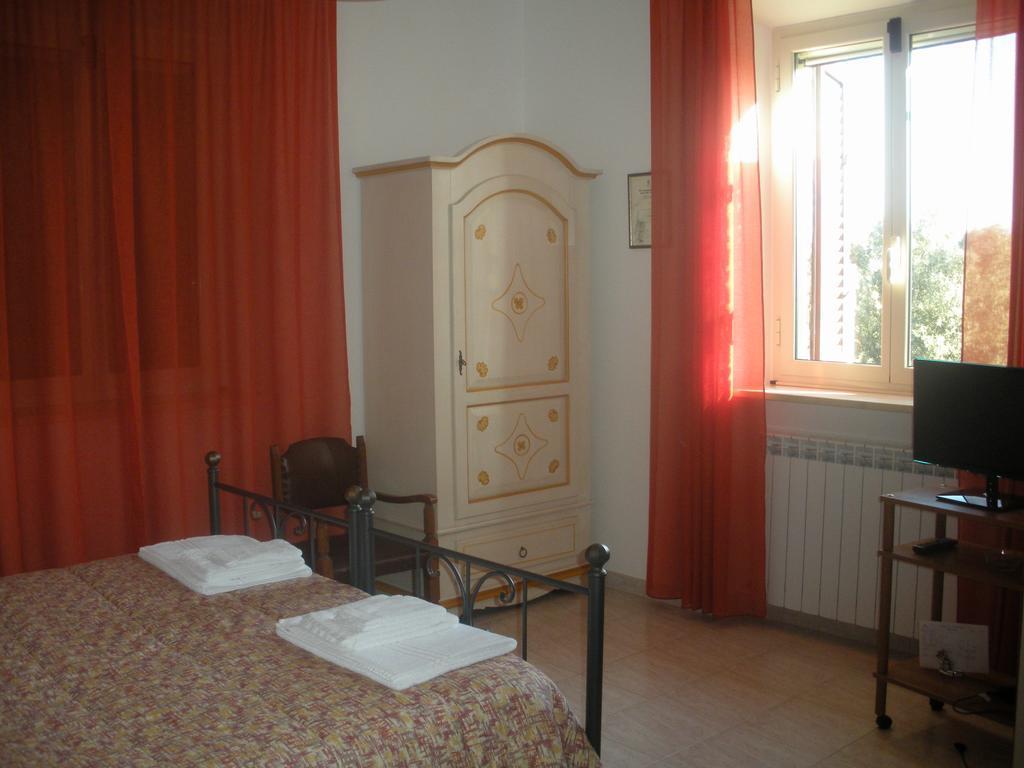 Ai Prati Vecchi Hotel Marsciano Luaran gambar