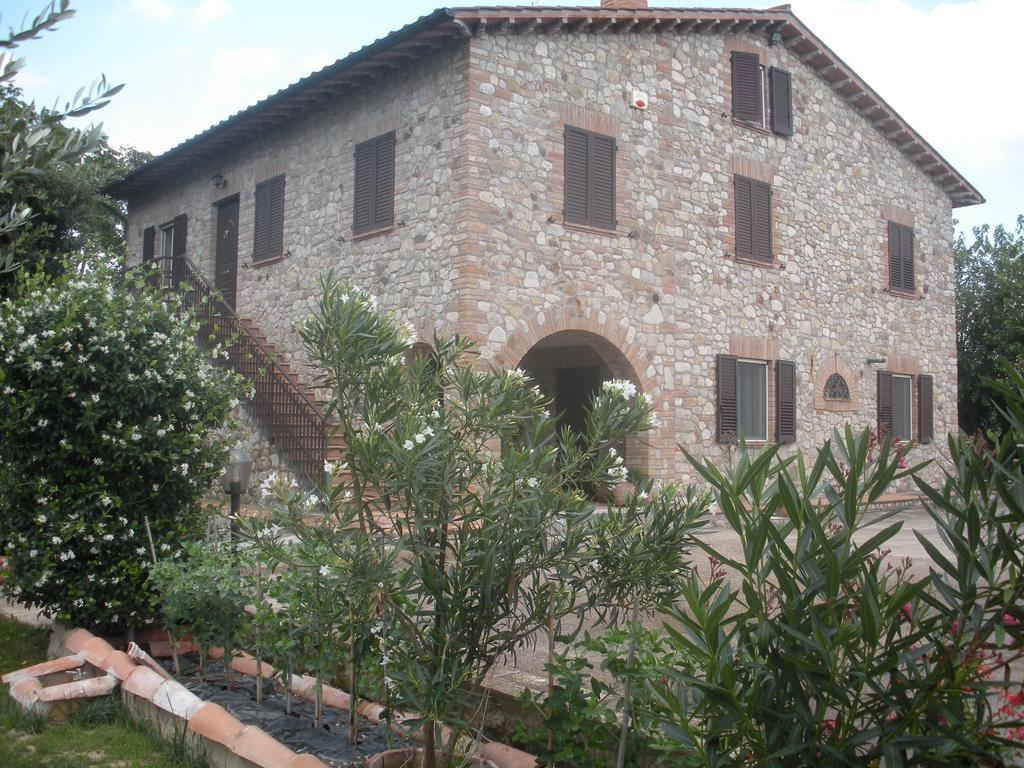 Ai Prati Vecchi Hotel Marsciano Luaran gambar