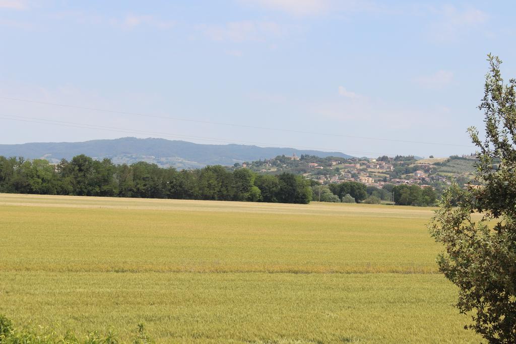 Ai Prati Vecchi Hotel Marsciano Luaran gambar